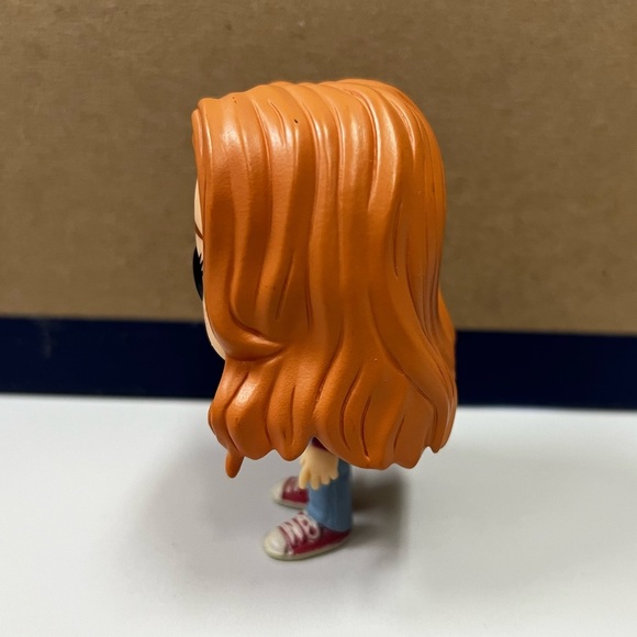 Funko POP! Television - Stranger Things - Max with Skateboard #551 Vinyl Figure - Picture 4 of 7